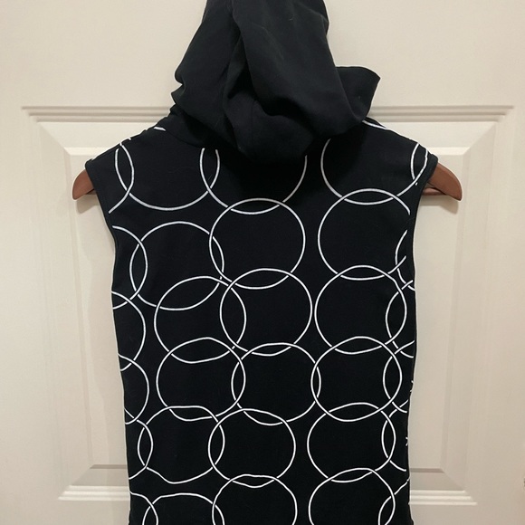 Hooded Supre tank top. - Picture 2 of 3